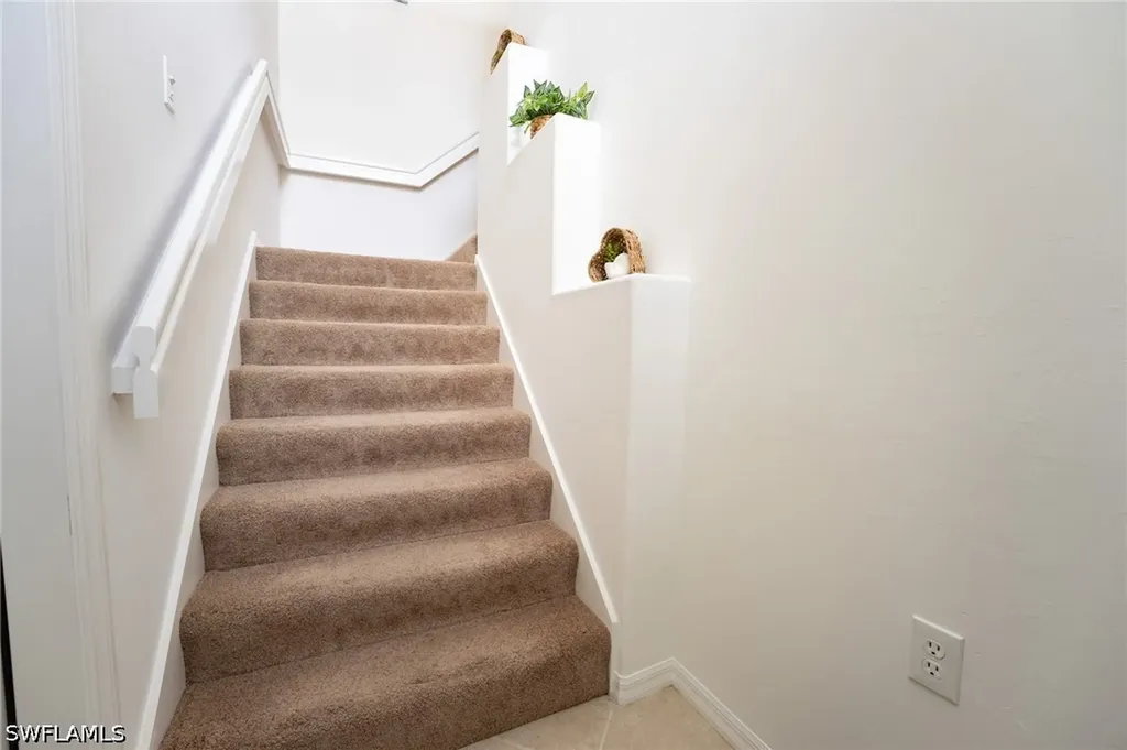 1937 Crestview Way Naples FL 34119