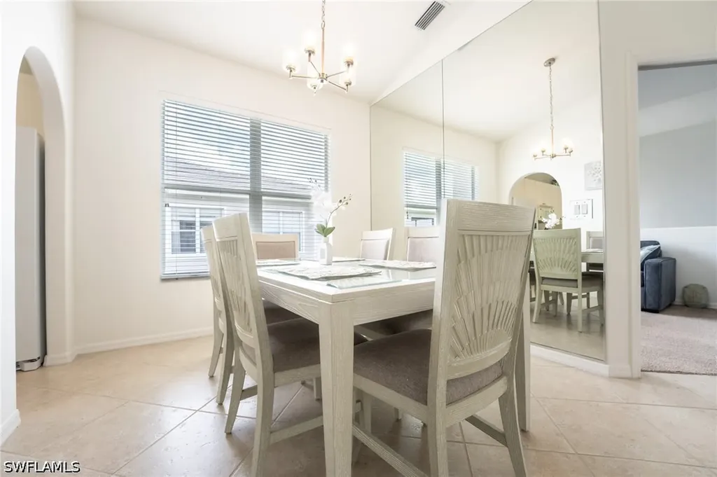 1937 Crestview Way Naples FL 34119