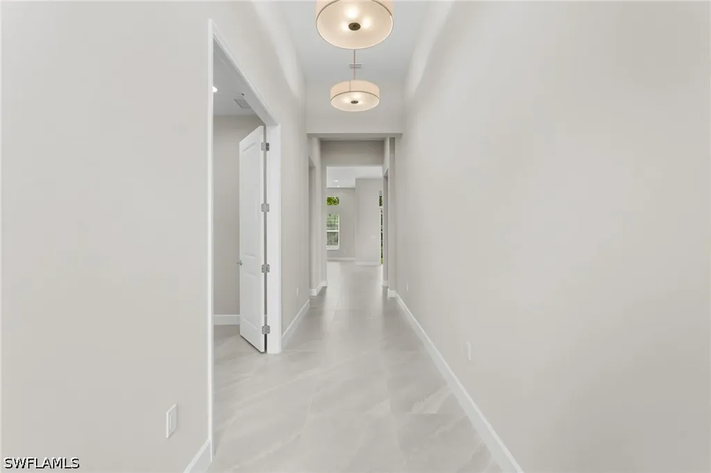 2436 Cambridge Way Naples FL 34112