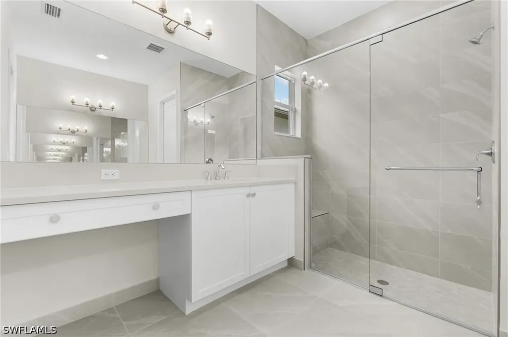 2436 Cambridge Way Naples FL 34112