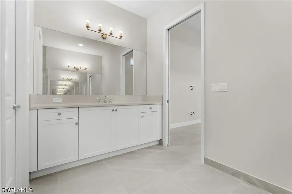 2436 Cambridge Way Naples FL 34112