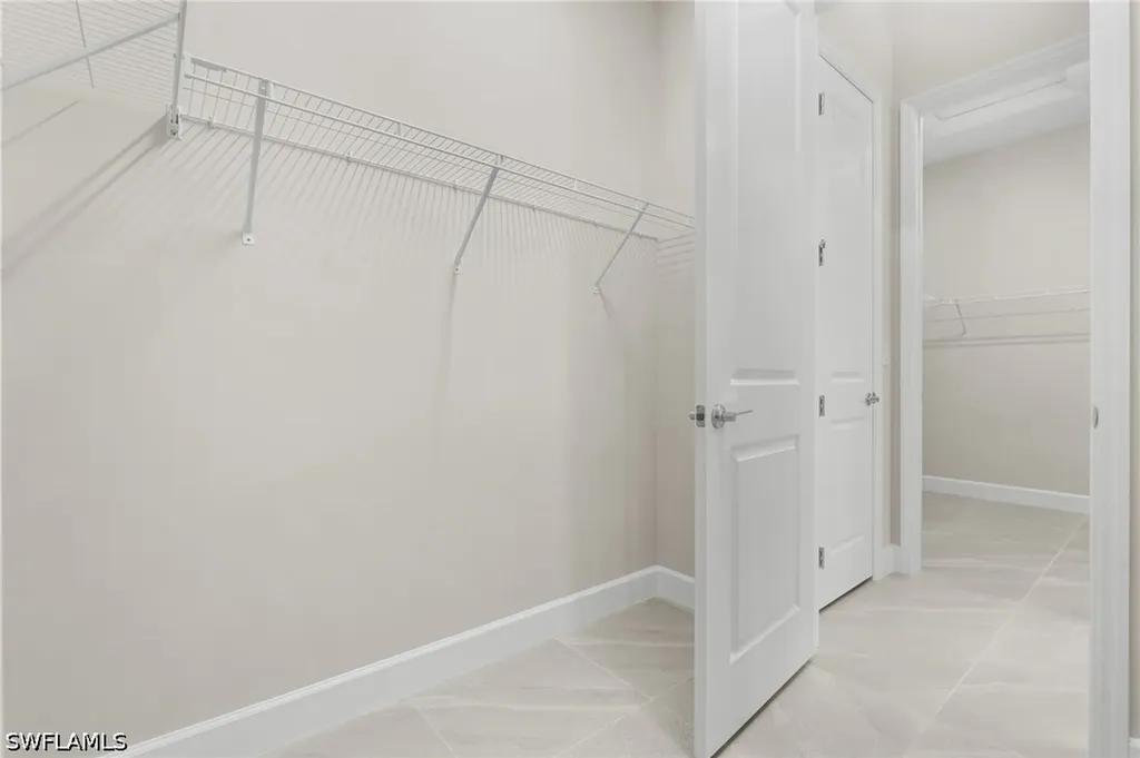 2436 Cambridge Way Naples FL 34112
