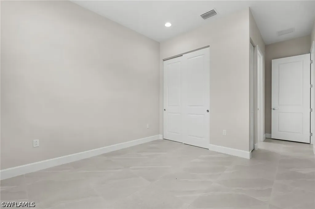 2436 Cambridge Way Naples FL 34112