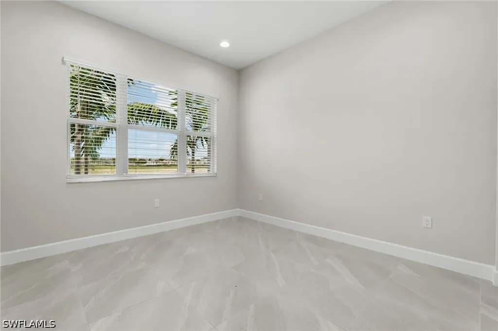 2436 Cambridge Way Naples FL 34112