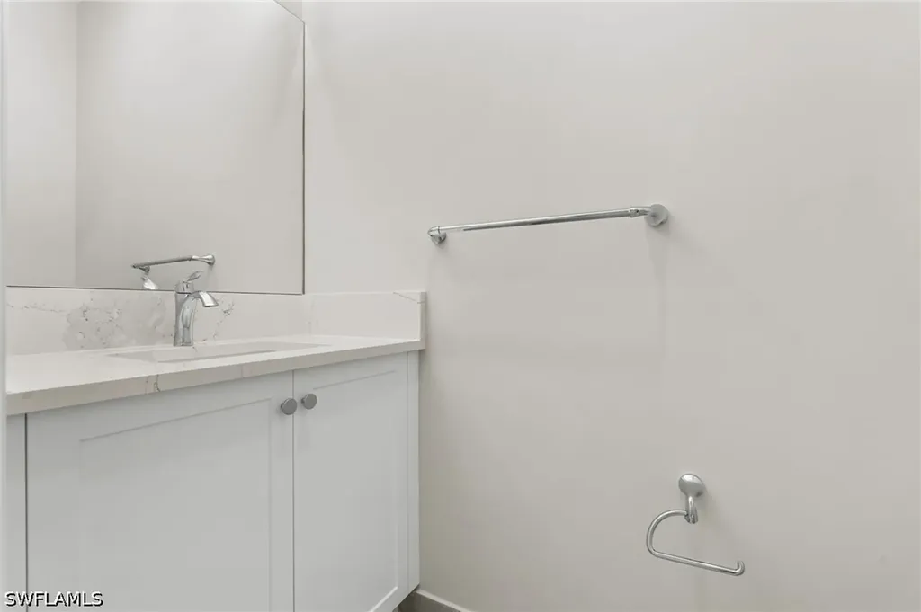 2436 Cambridge Way Naples FL 34112