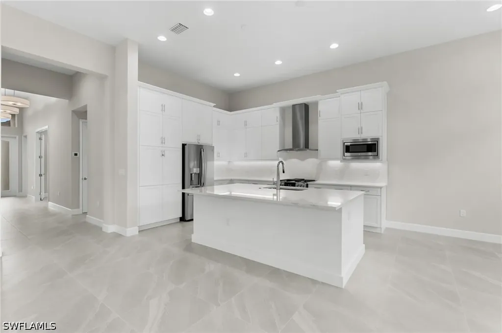 2436 Cambridge Way Naples FL 34112