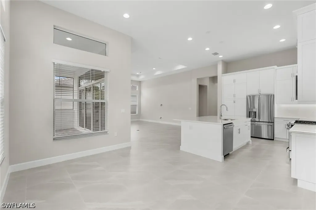 2436 Cambridge Way Naples FL 34112