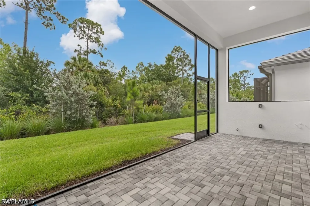 2436 Cambridge Way Naples FL 34112
