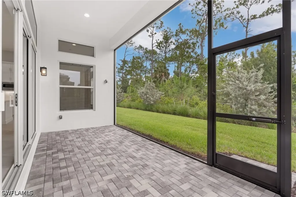 2436 Cambridge Way Naples FL 34112