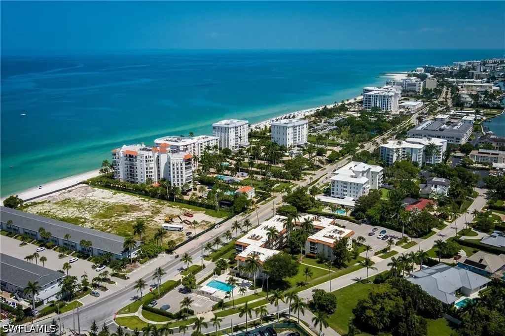 1100 Gulf Shore Boulevard N Naples FL 34102