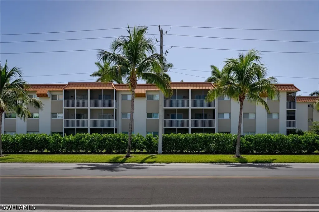 1100 Gulf Shore Boulevard N Naples FL 34102