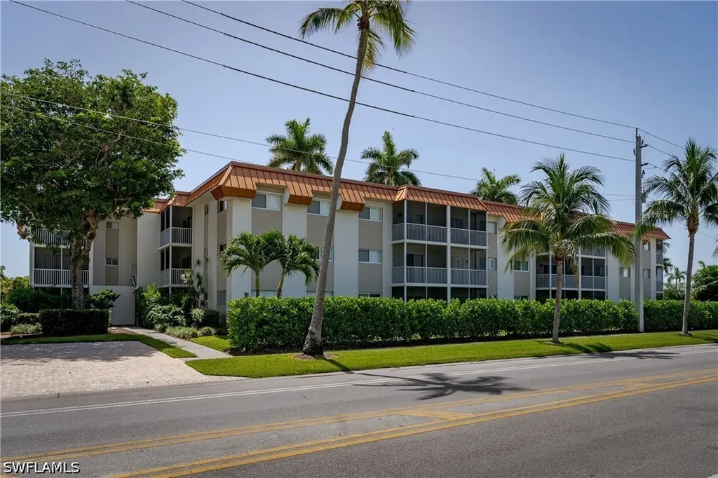 1100 Gulf Shore Boulevard N Naples FL 34102
