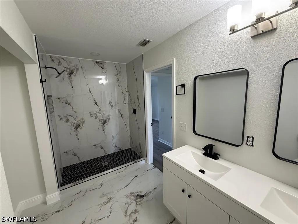 5248 Confederate Drive Naples FL 34113