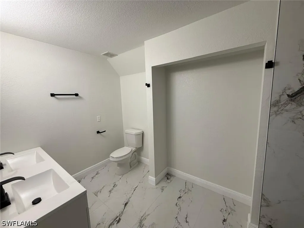 5248 Confederate Drive Naples FL 34113