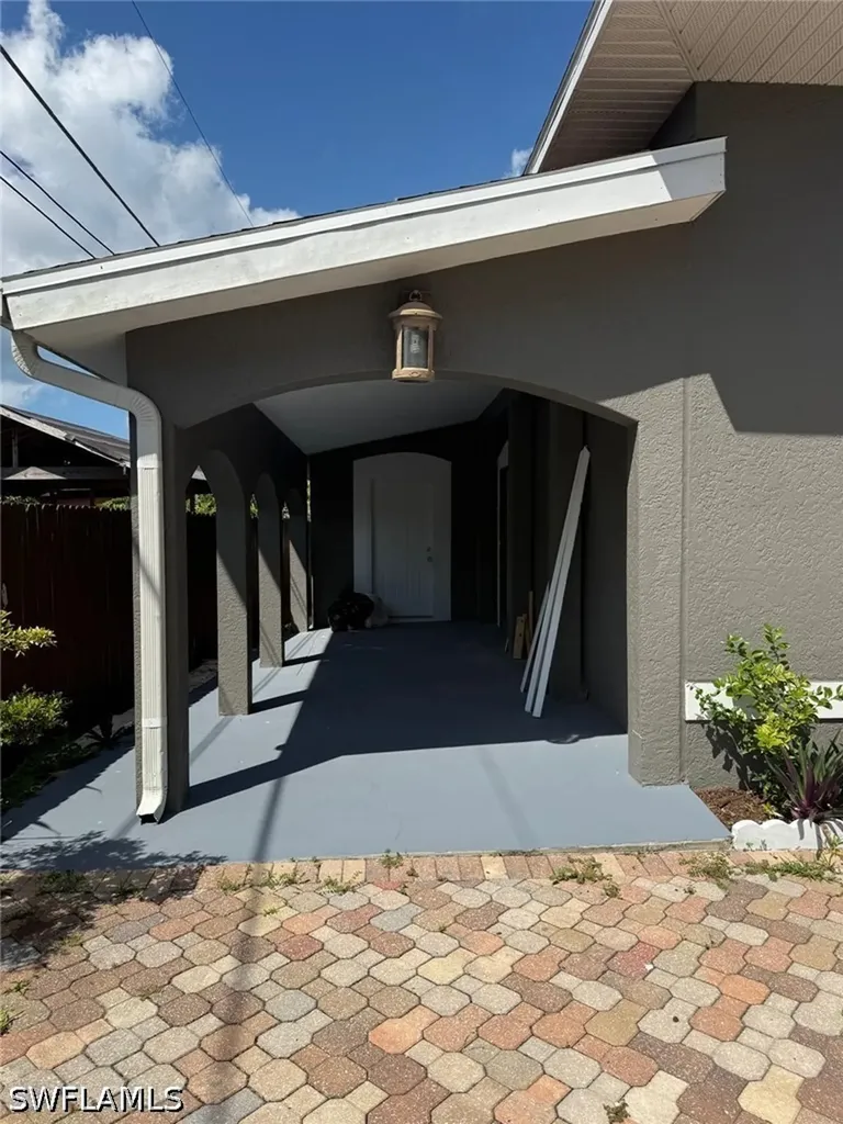 5248 Confederate Drive Naples FL 34113