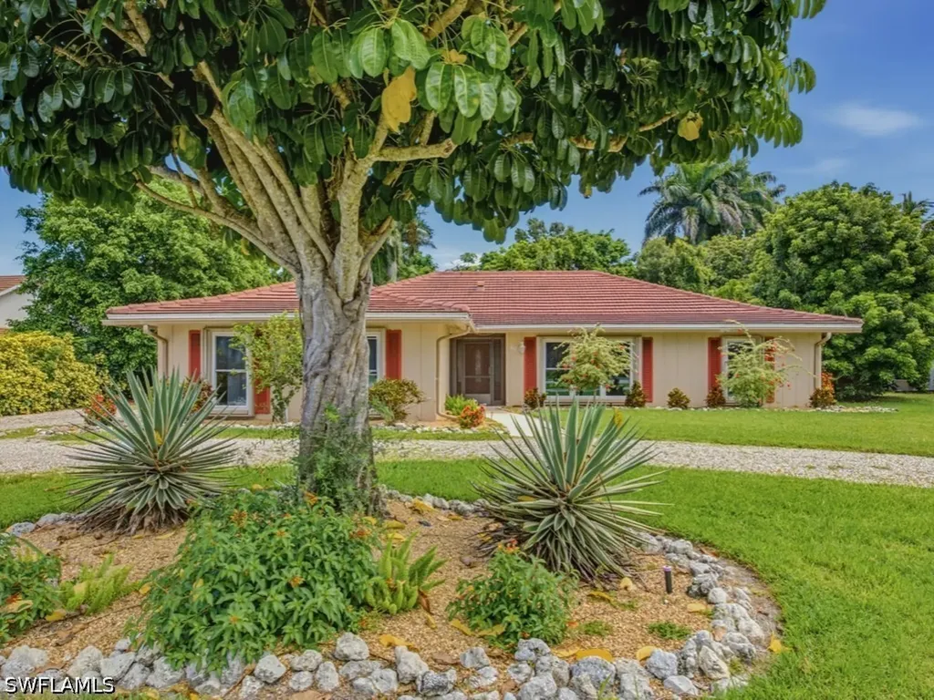 Naples FL, 667 Park Shore Drive