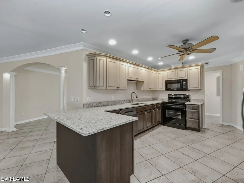 667 Park Shore Drive Naples FL 34103