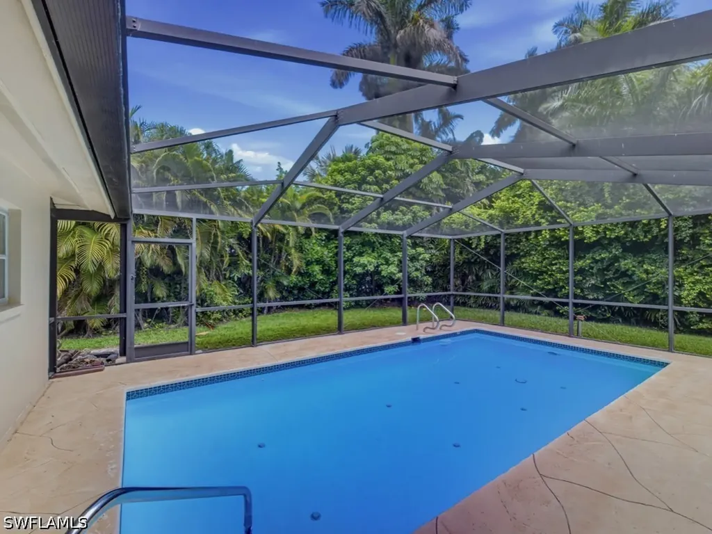 667 Park Shore Drive Naples FL 34103