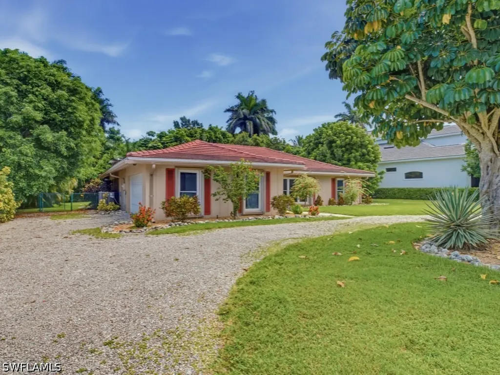667 Park Shore Drive Naples FL 34103