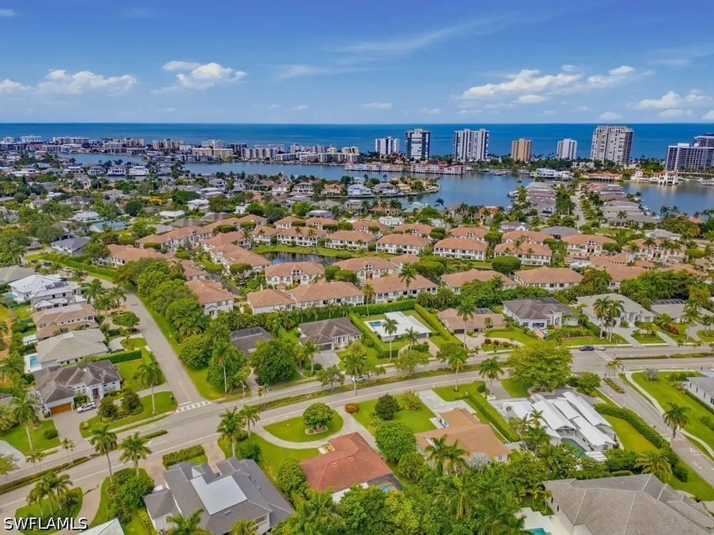 667 Park Shore Drive Naples FL 34103