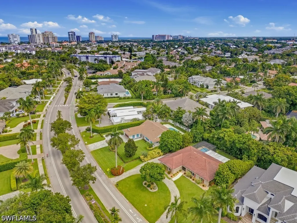 667 Park Shore Drive Naples FL 34103