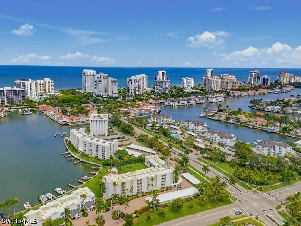 667 Park Shore Drive Naples FL 34103