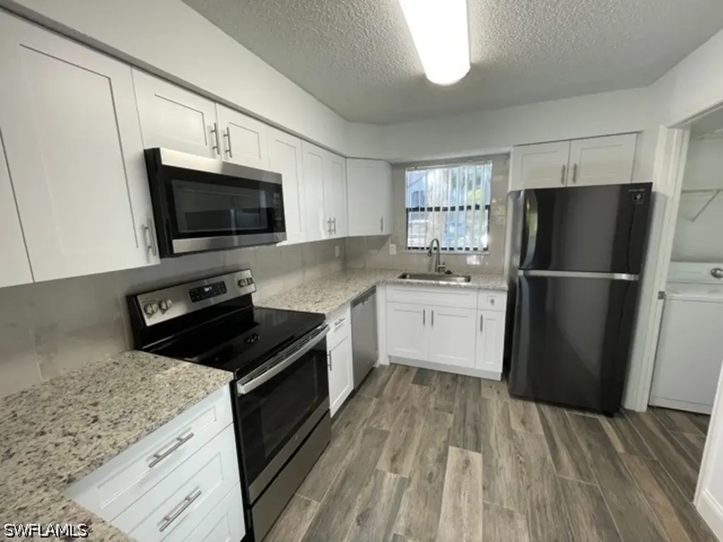 2190 Arbour Walk Circle Naples FL 34109