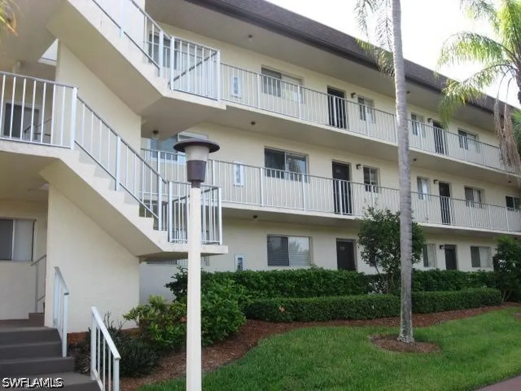 1004 Manatee Road Naples FL 34114