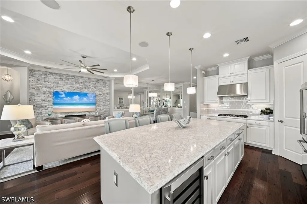 9392 Terresina Drive Naples FL 34119