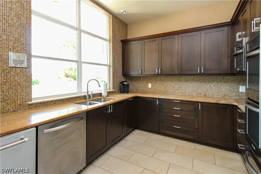 9123 Strada Place Naples FL 34108
