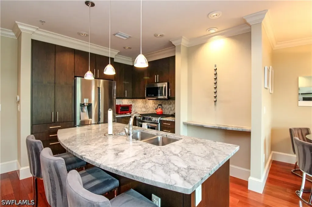 9123 Strada Place Naples FL 34108