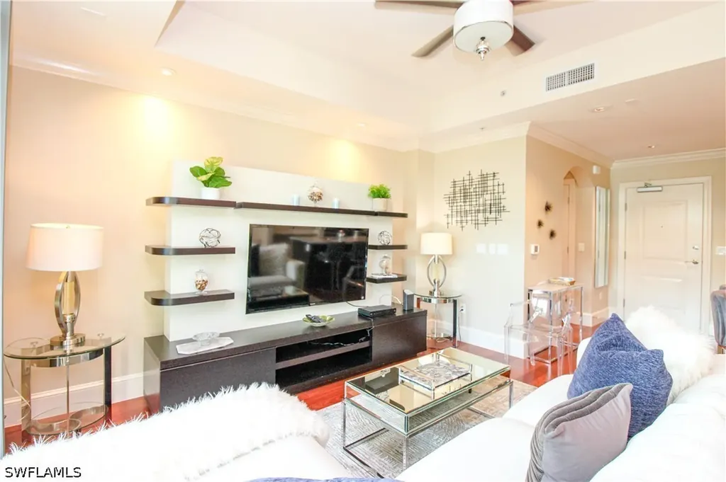 9123 Strada Place Naples FL 34108