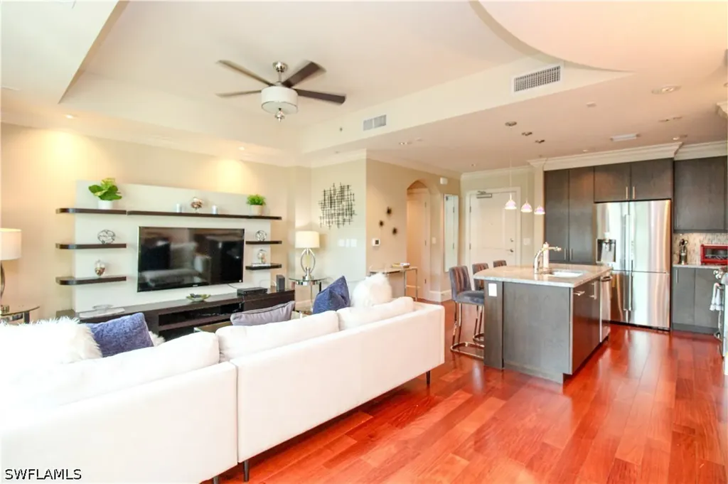 9123 Strada Place Naples FL 34108