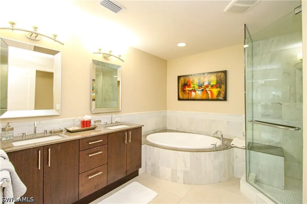 9123 Strada Place Naples FL 34108