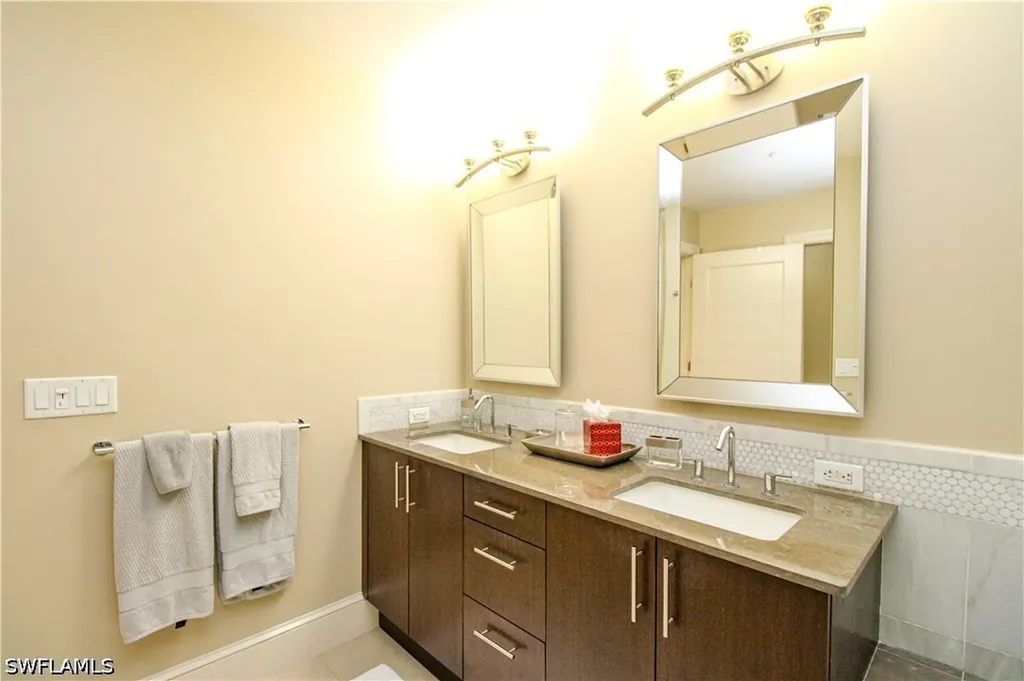 9123 Strada Place Naples FL 34108