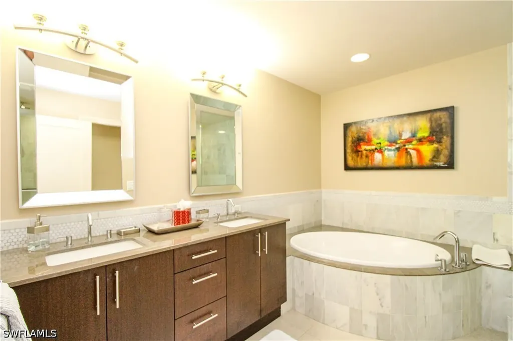 9123 Strada Place Naples FL 34108