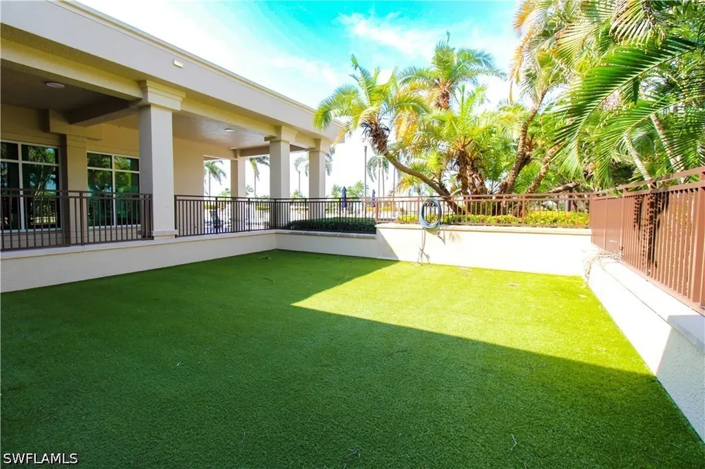 9123 Strada Place Naples FL 34108