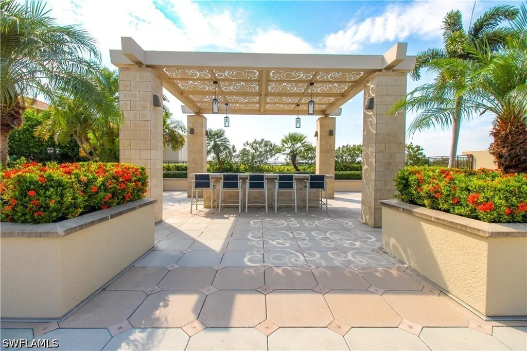 9123 Strada Place Naples FL 34108