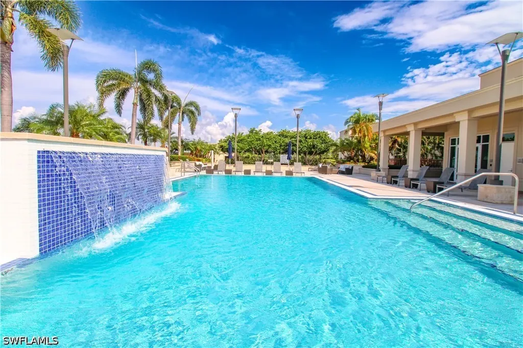 9123 Strada Place Naples FL 34108