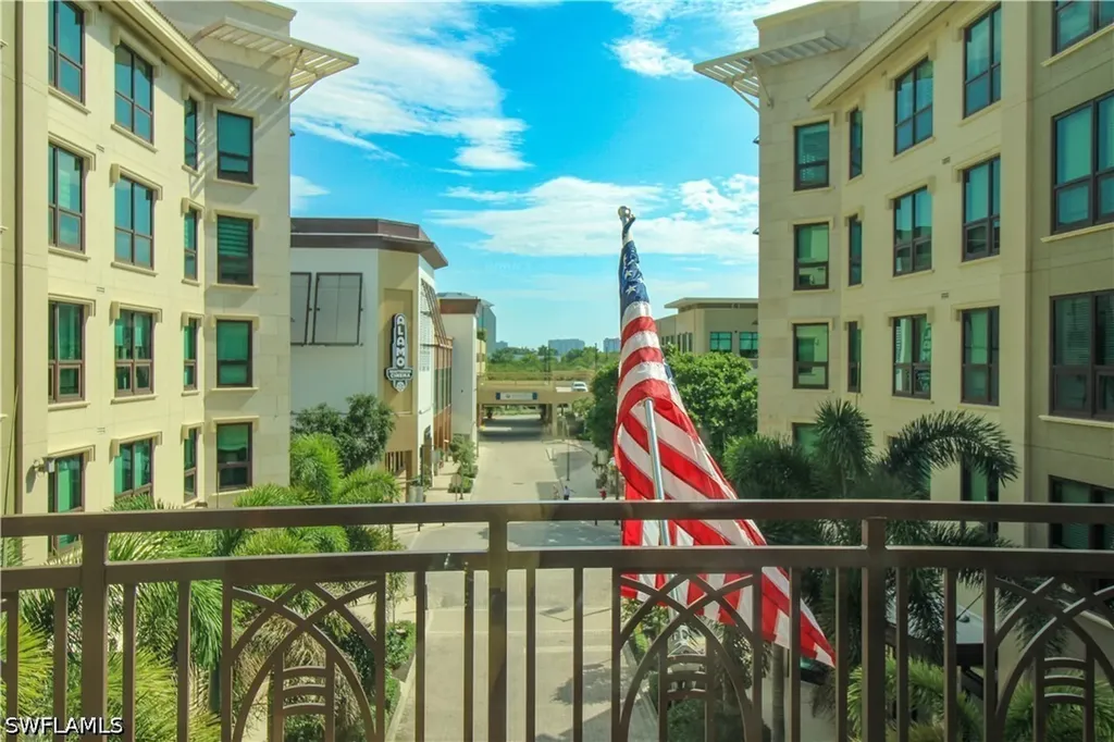 9123 Strada Place Naples FL 34108