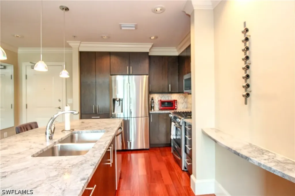 9123 Strada Place Naples FL 34108