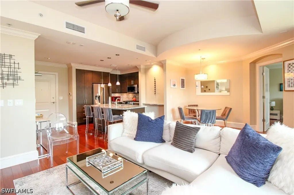 9123 Strada Place Naples FL 34108