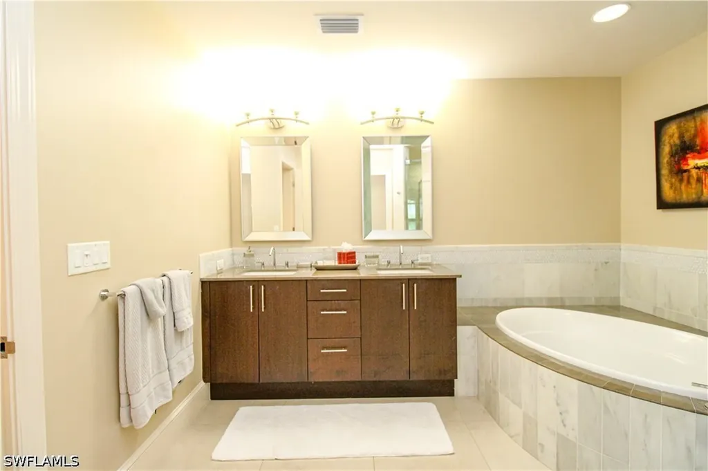9123 Strada Place Naples FL 34108