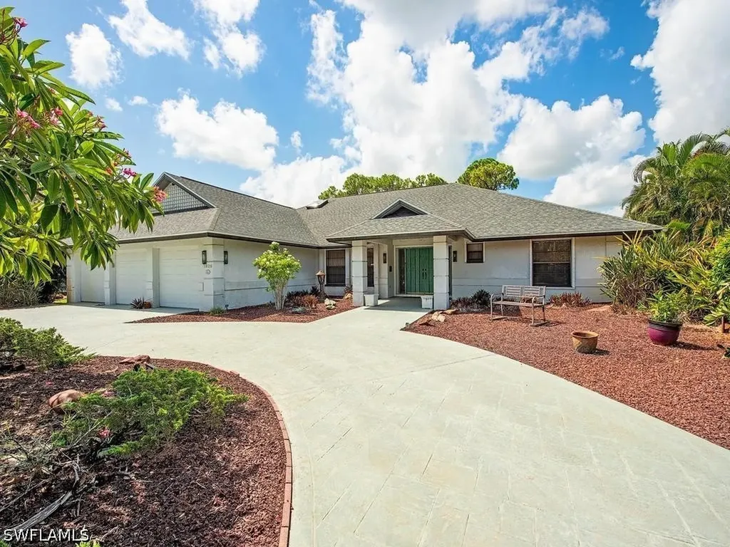 1926 Princess Court Naples FL 34110