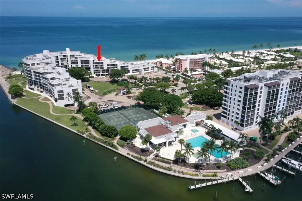 Naples FL, 2381 Gulf Shore Boulevard N, Unit 503