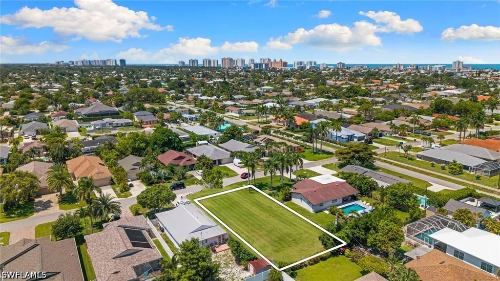 715 106th Avenue N Naples FL 34108