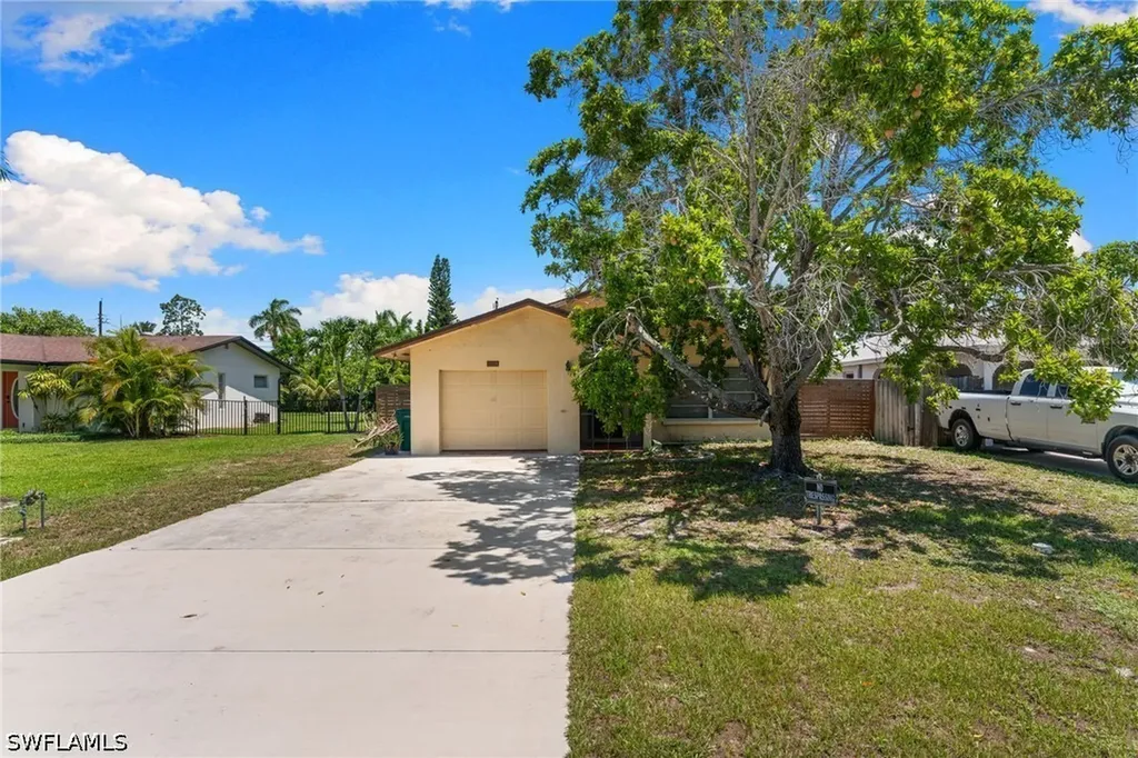 715 106th Avenue N Naples FL 34108