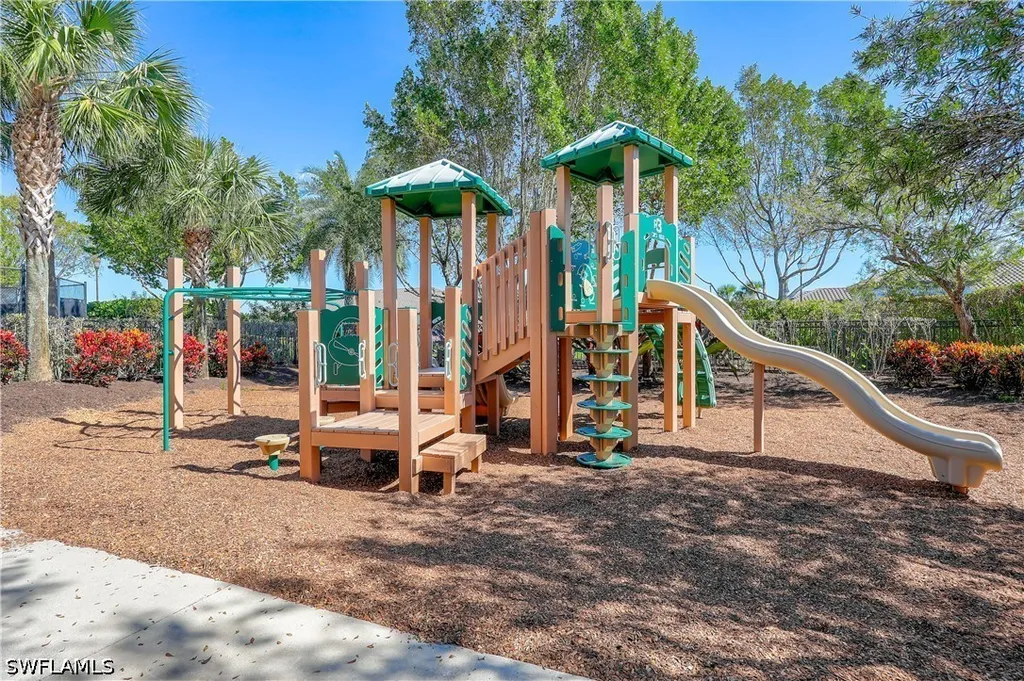 8110 Calle Canovas Street Naples FL 34114
