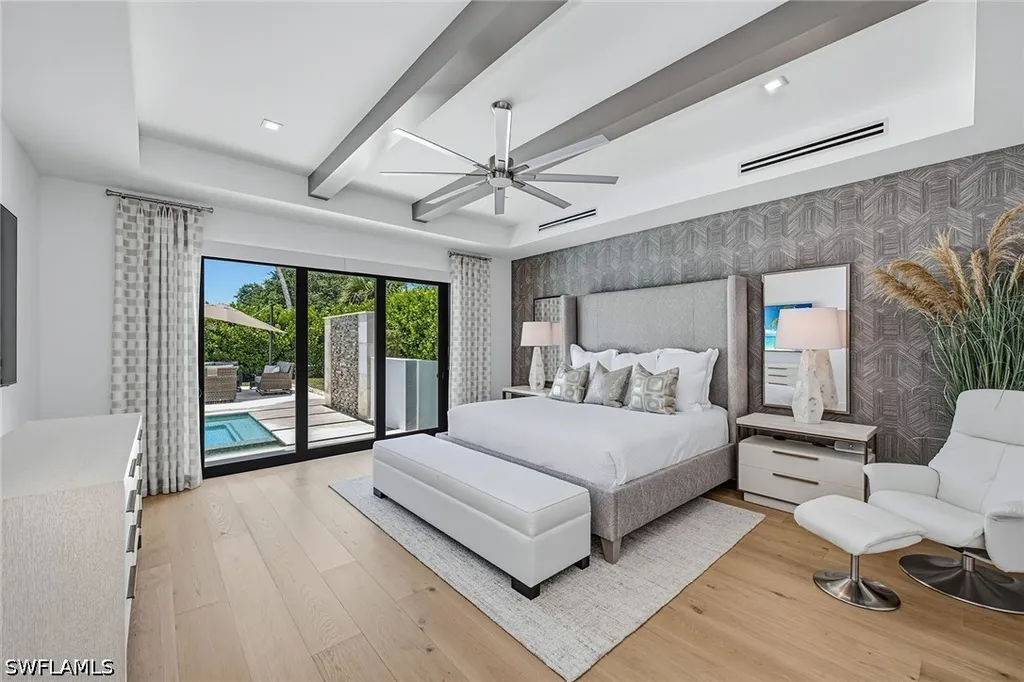 692 Banyan Boulevard Naples FL 34102