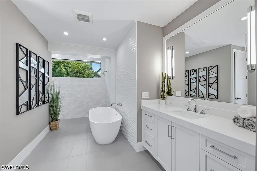 692 Banyan Boulevard Naples FL 34102